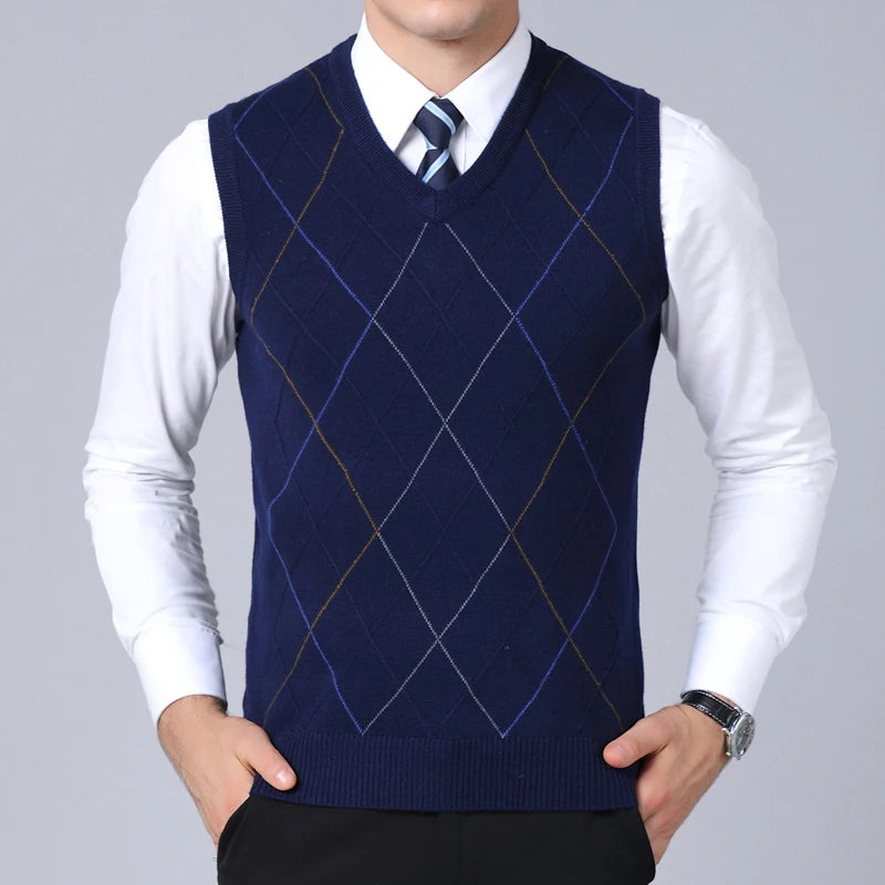 2023 New Fashion Brand Sweater For Mens Pullover Vest Slim Fit Jumpers Knitwear Plaid Autumn Korean Style Casual Men Clothes