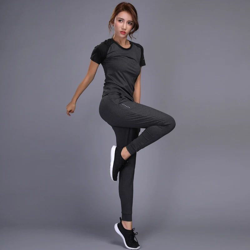 New Women's Sportswear Yoga Sets Jogging Clothes Gym Workout Fitness Training Yoga Sports T-Shirts+Pants Running Clothing Suit